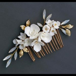 White Ceramic Floral Hair Comb w/ Gold Leaf Accent